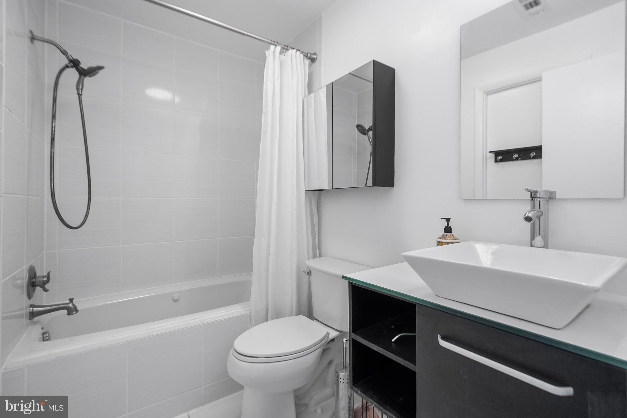 538 S CHARLES ST #R76