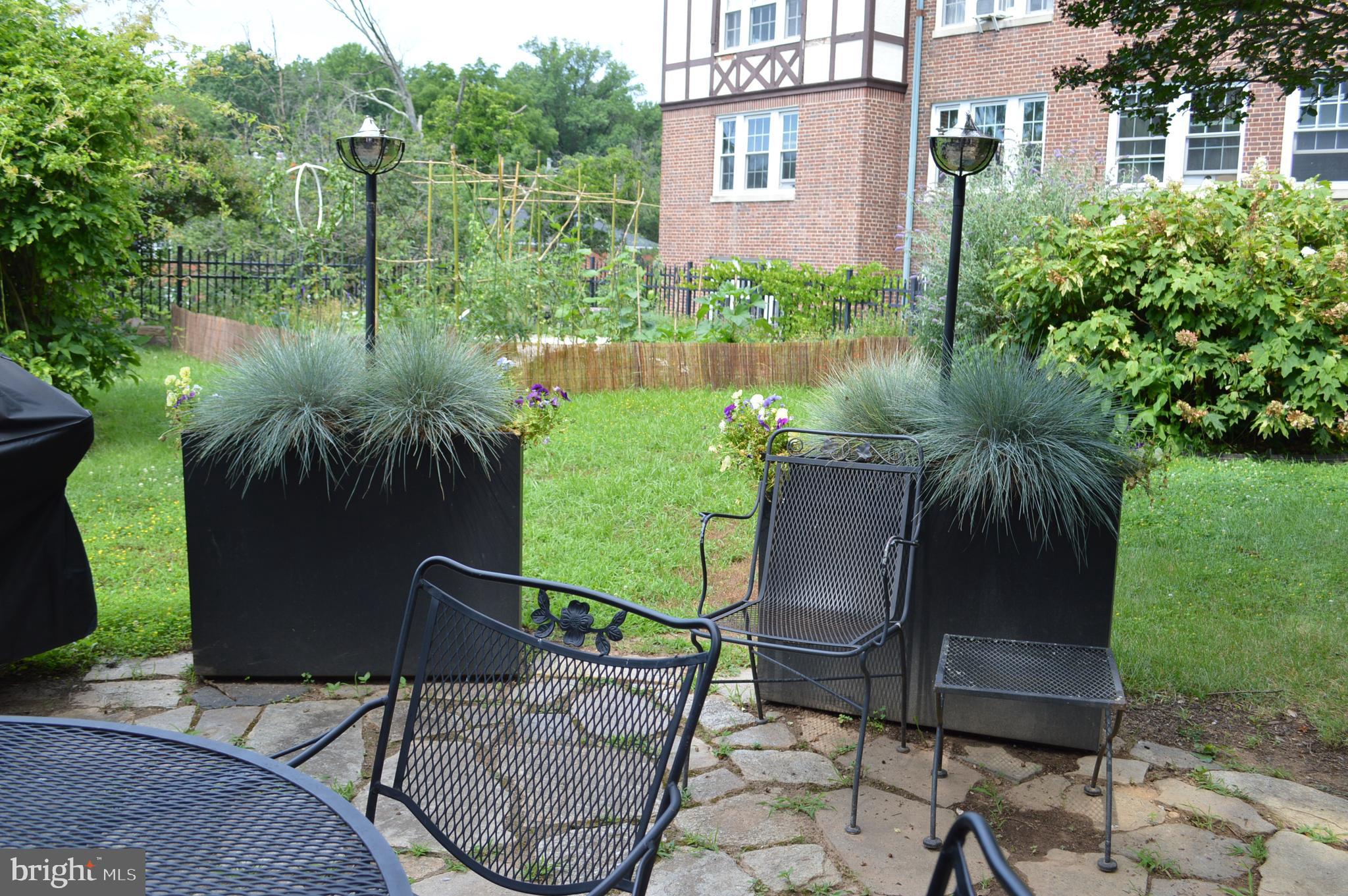 310 RIDGEMEDE RD #203