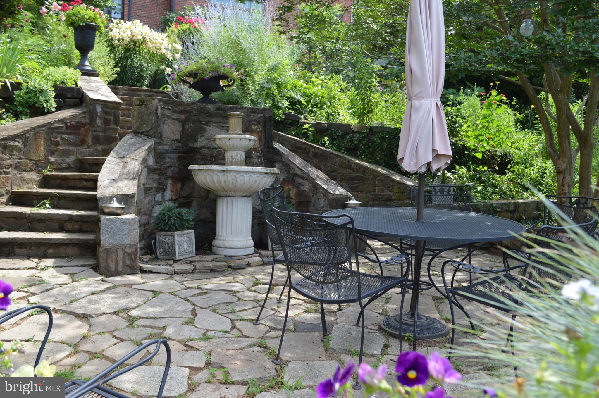 310 RIDGEMEDE RD #203