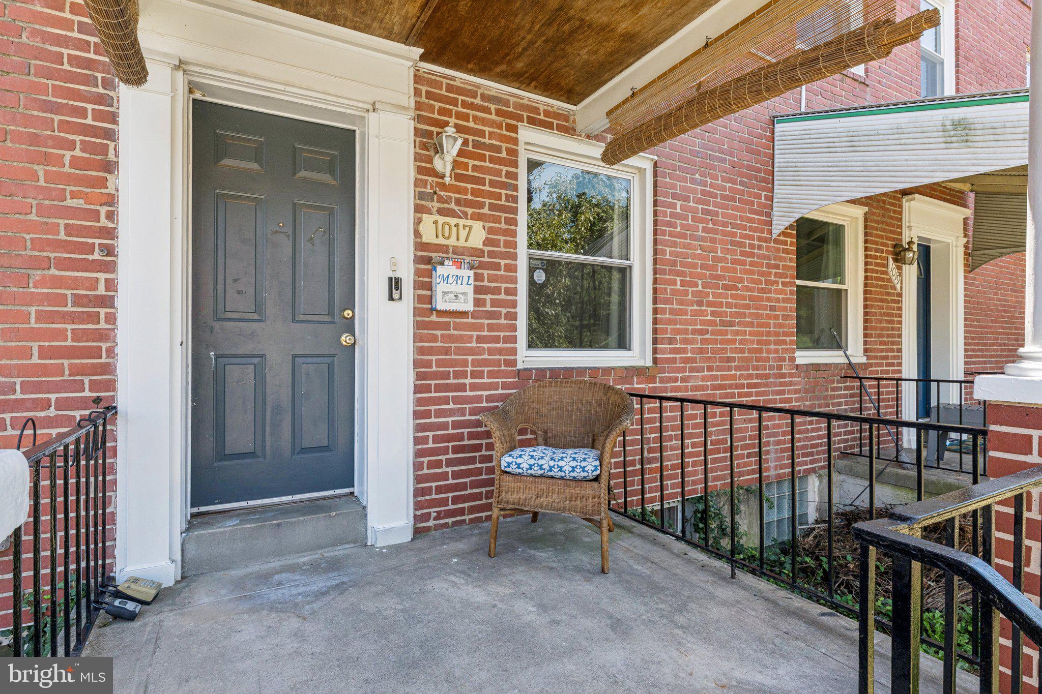 1017 W 43rd St W
