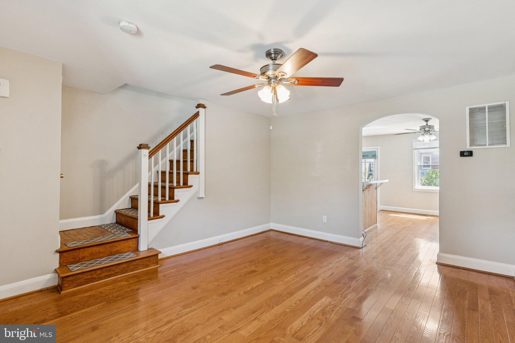 1017 W 43rd St W