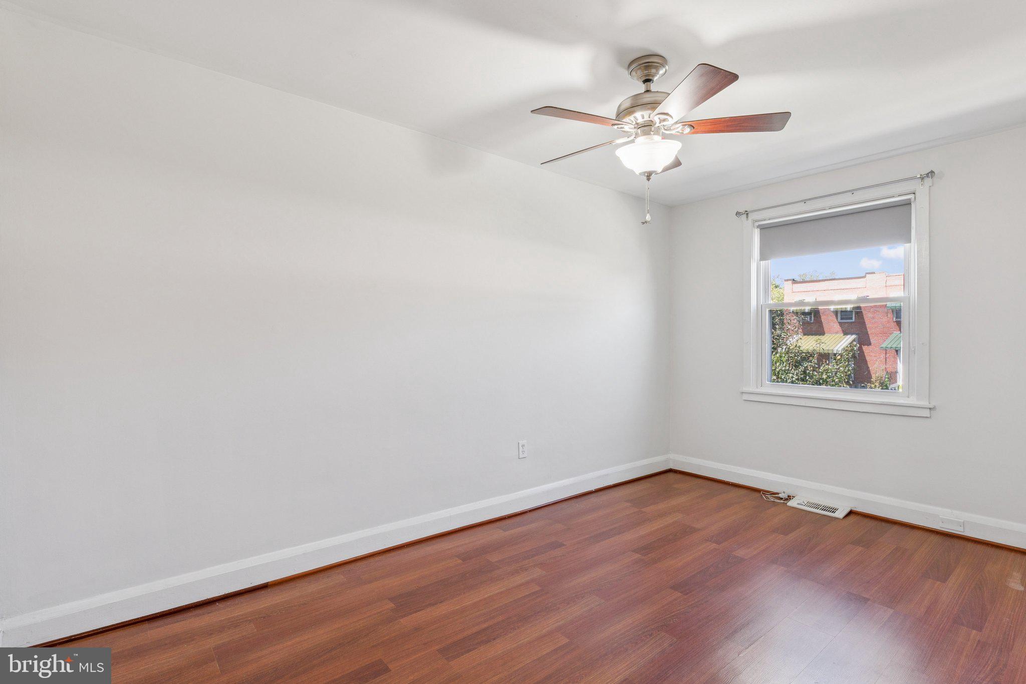 1017 W 43rd St W