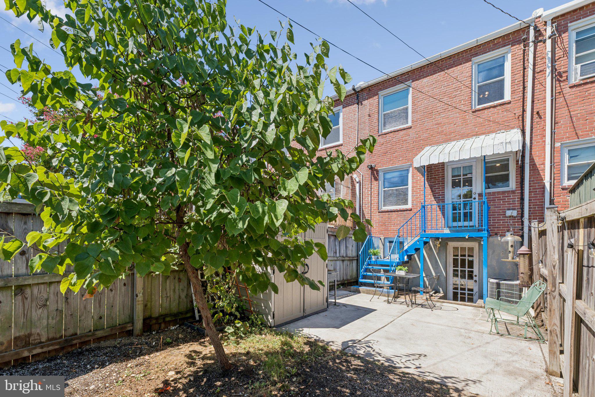 1017 W 43rd St W