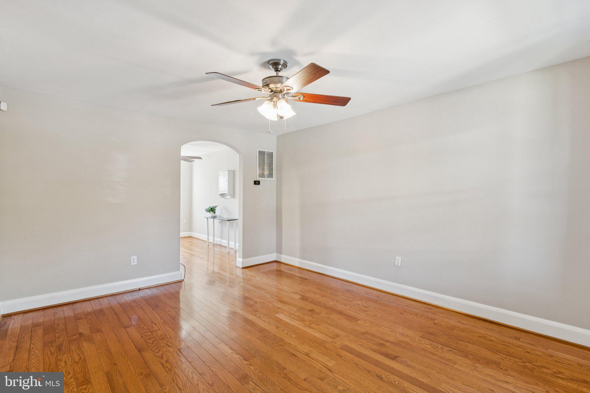 1017 W 43rd St W