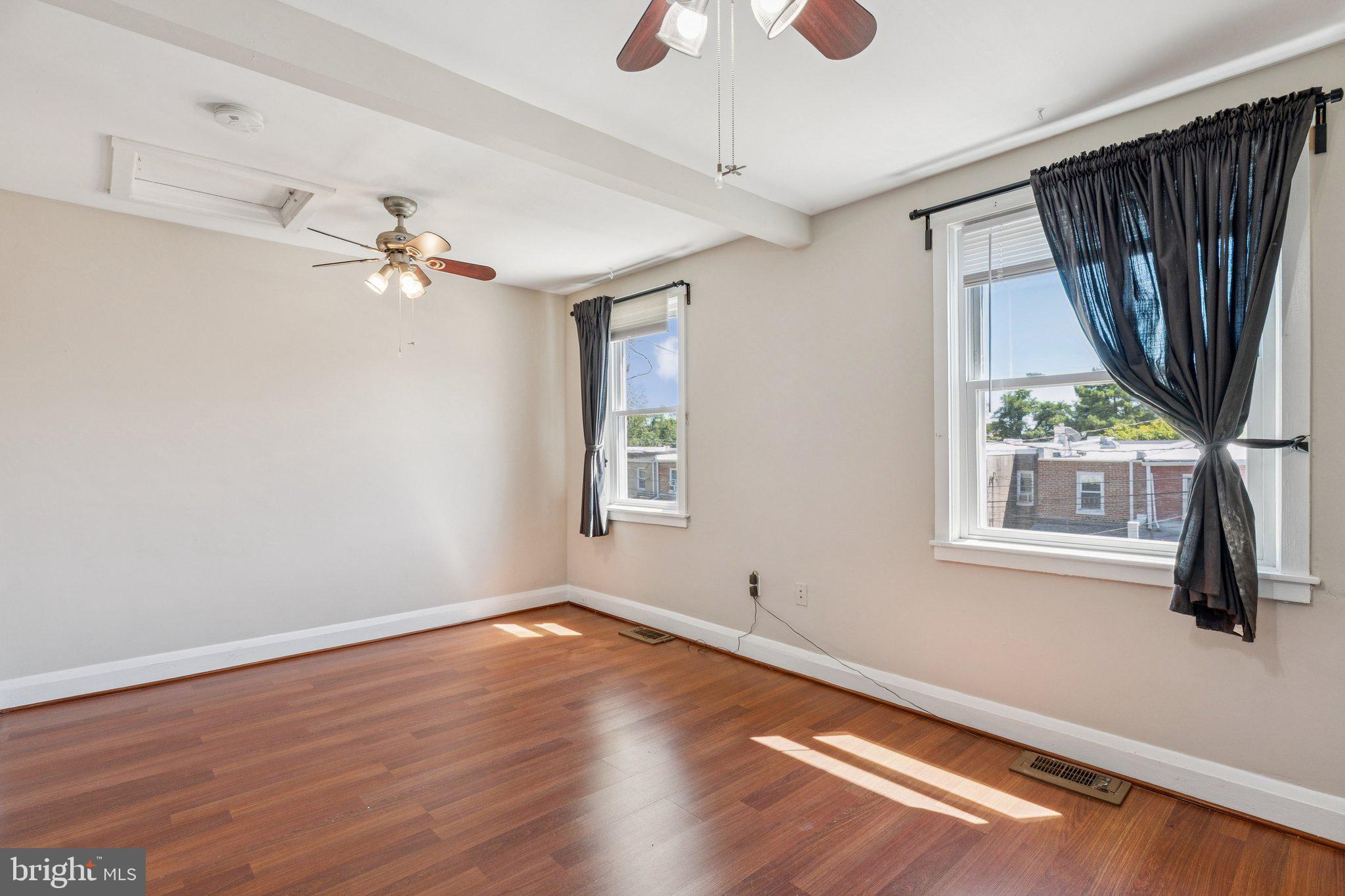 1017 W 43rd St W