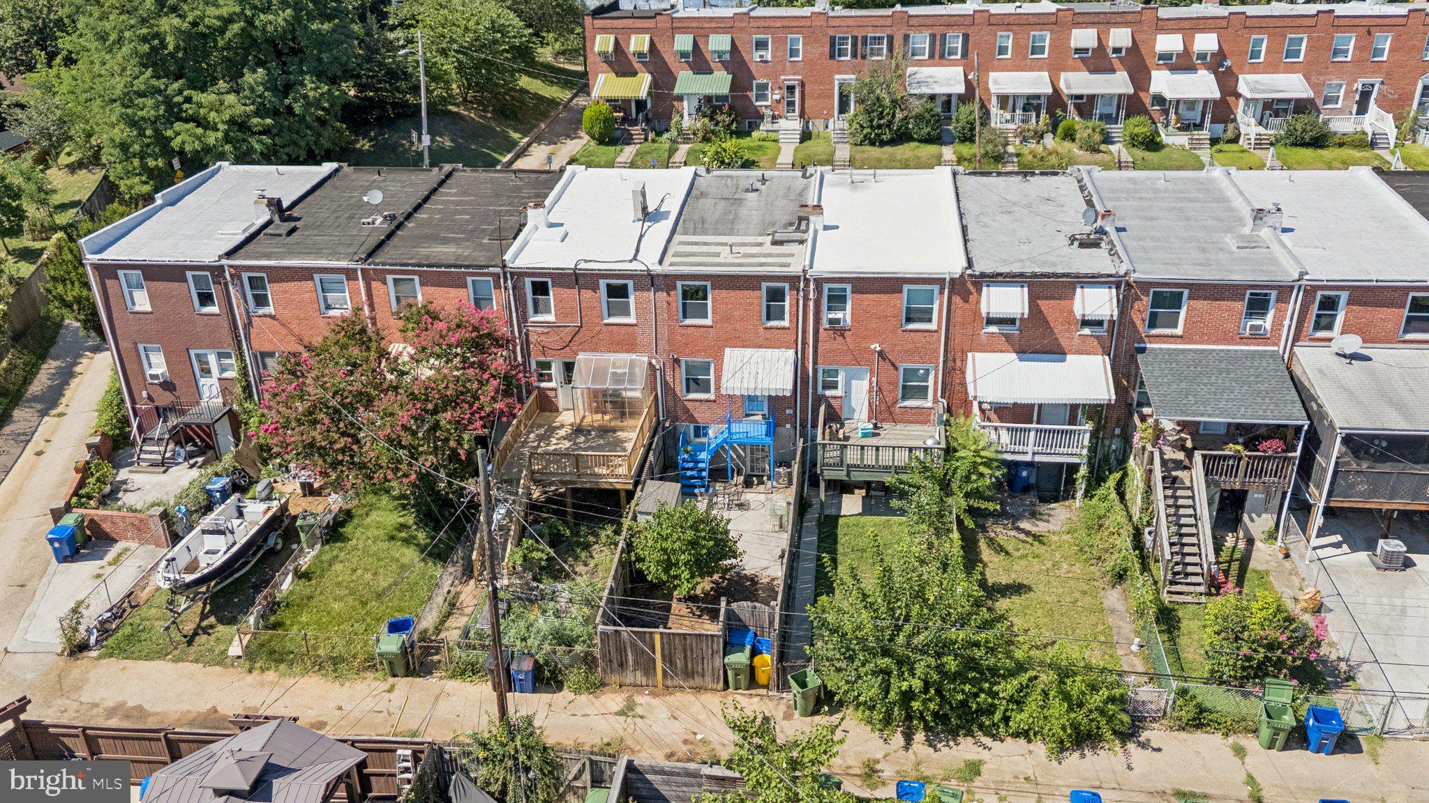 1017 W 43rd St W