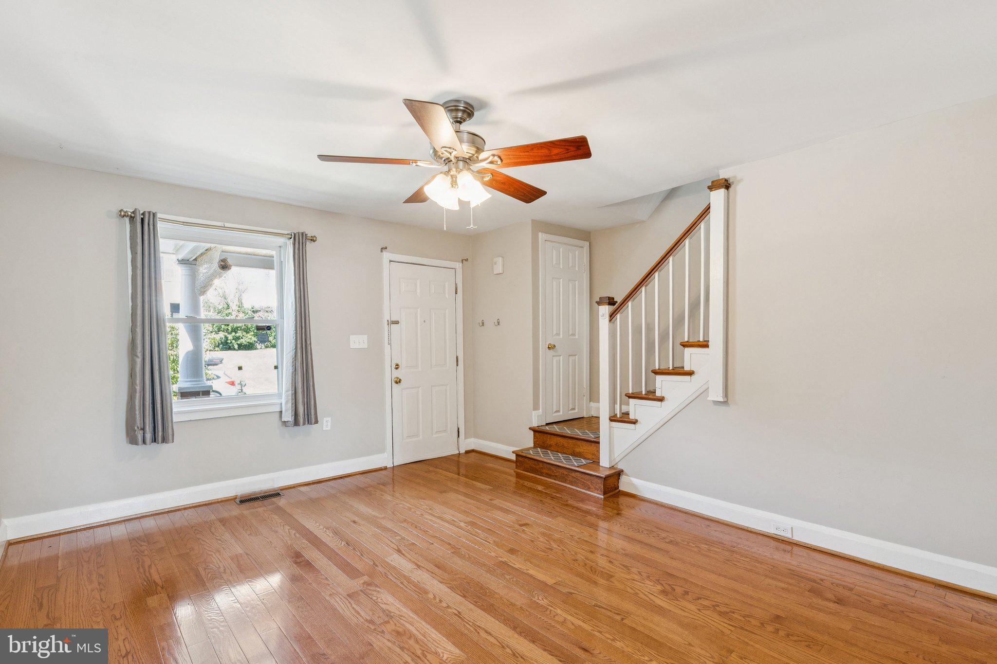 1017 W 43rd St W