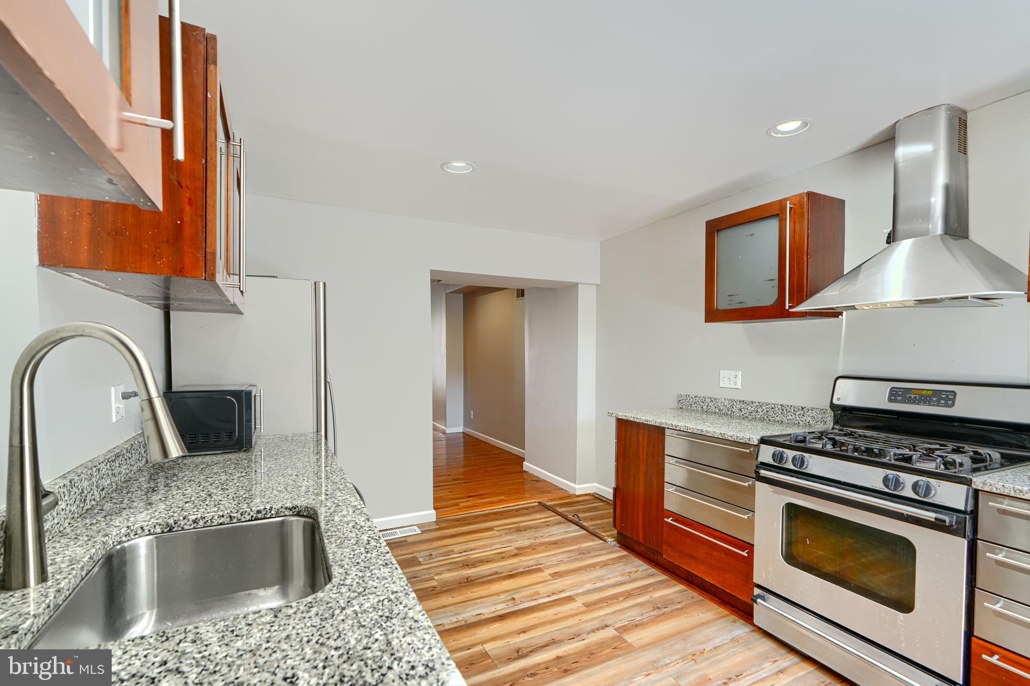 2519 FLEET STREET