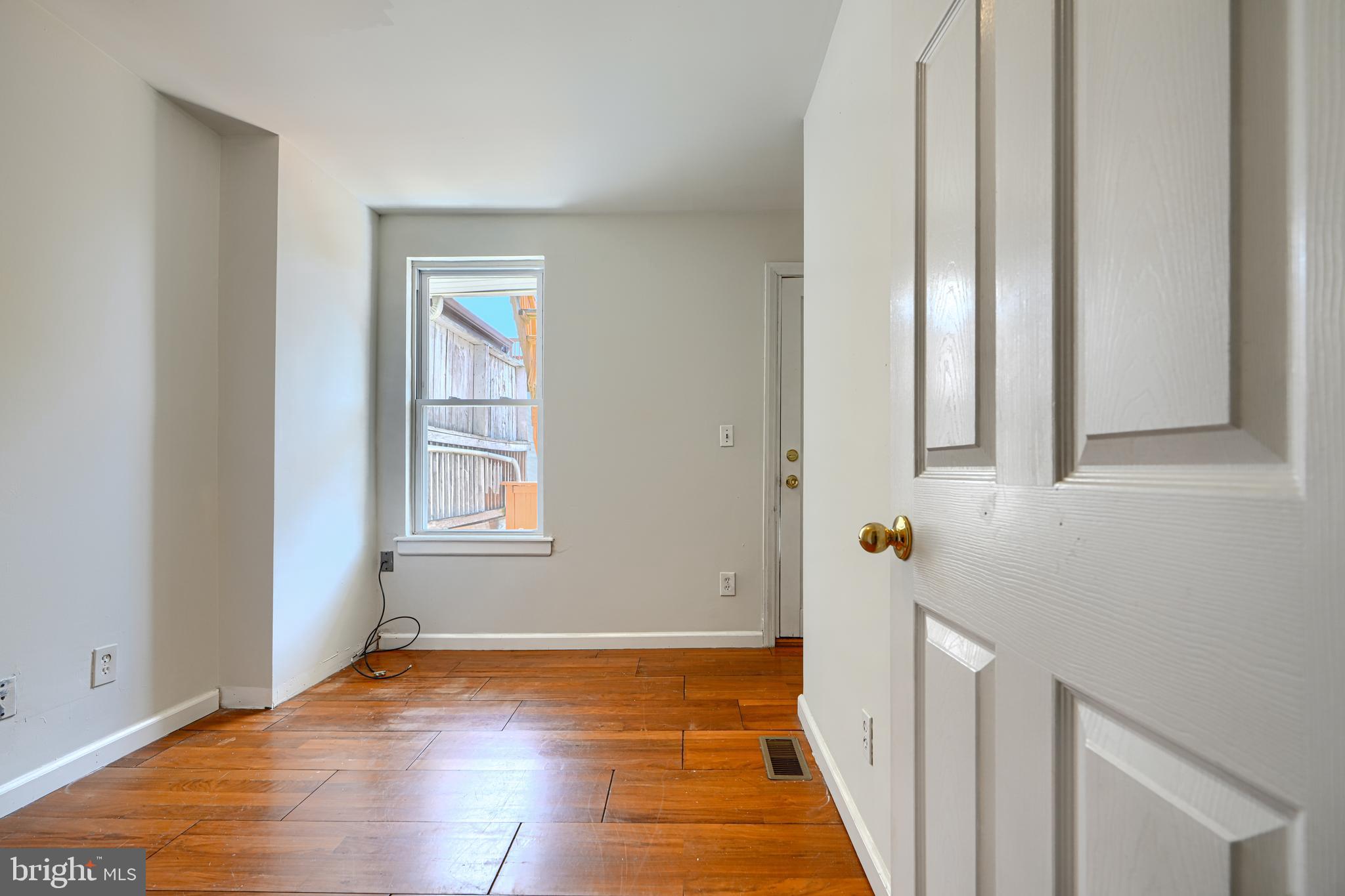 2519 FLEET STREET