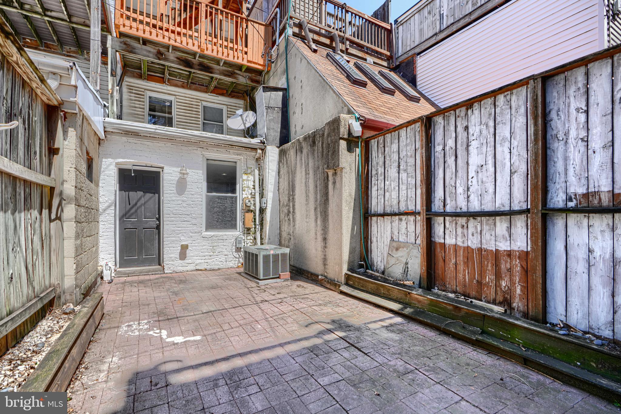 2519 FLEET STREET
