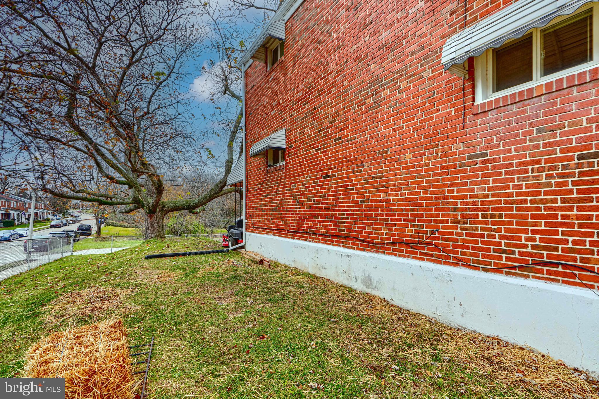 5552 WHITBY ROAD