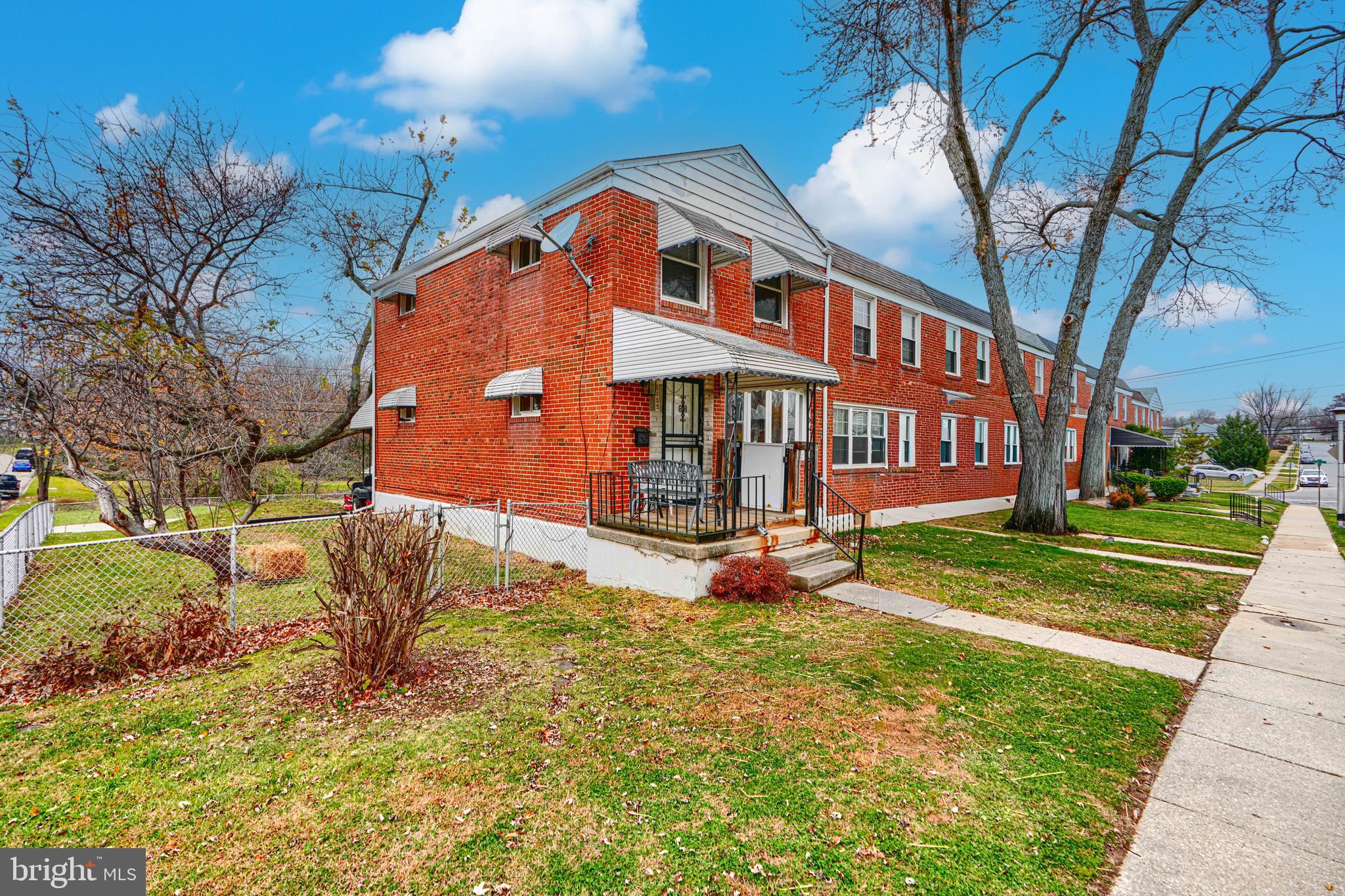 5552 WHITBY ROAD