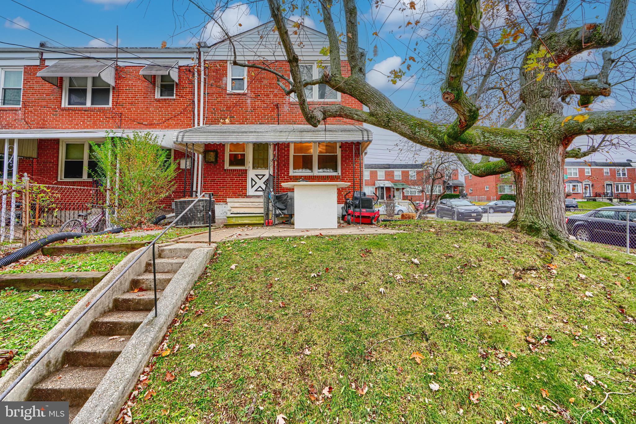 5552 WHITBY ROAD