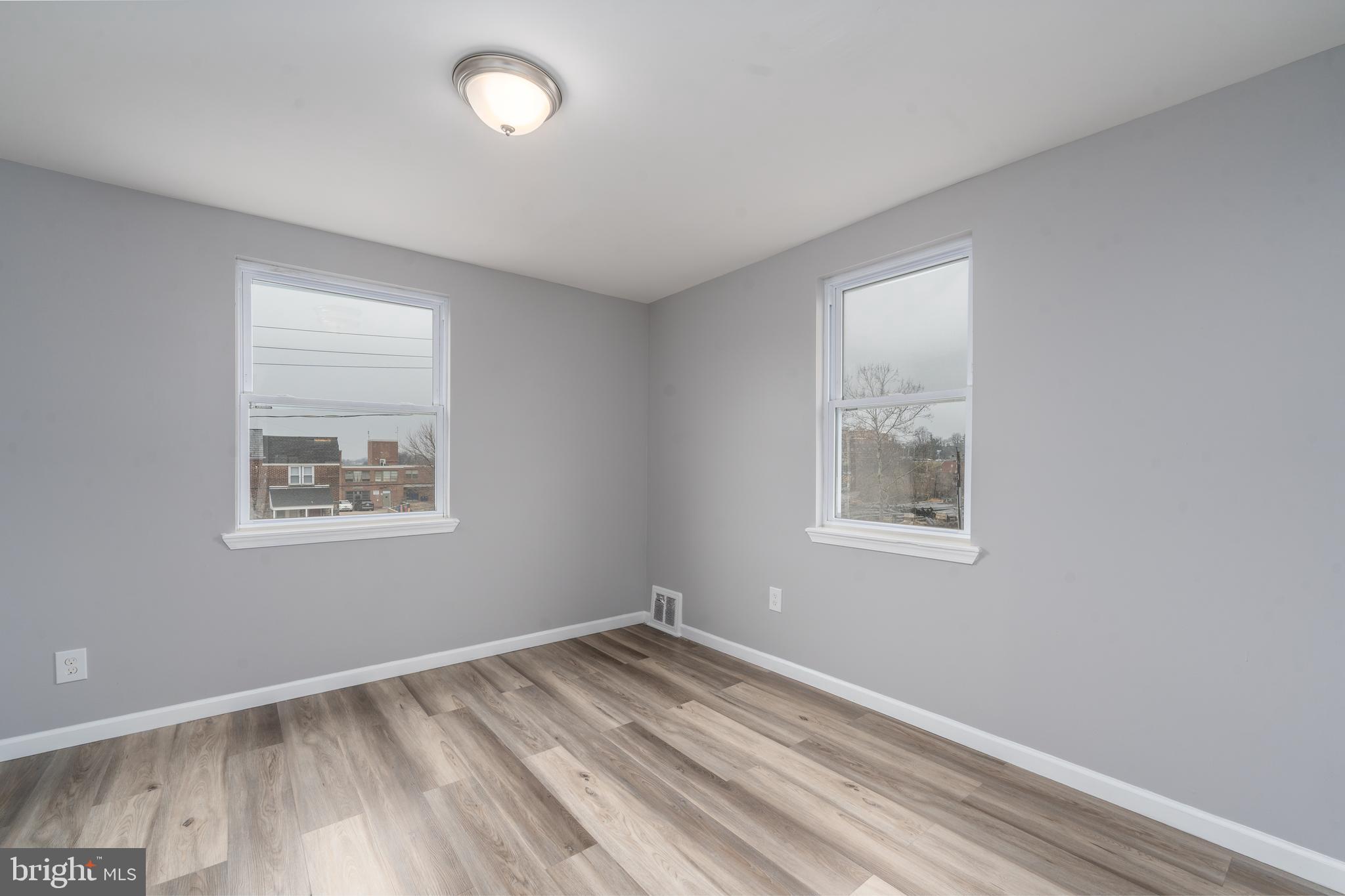 2574 W LAFAYETTE AVENUE W