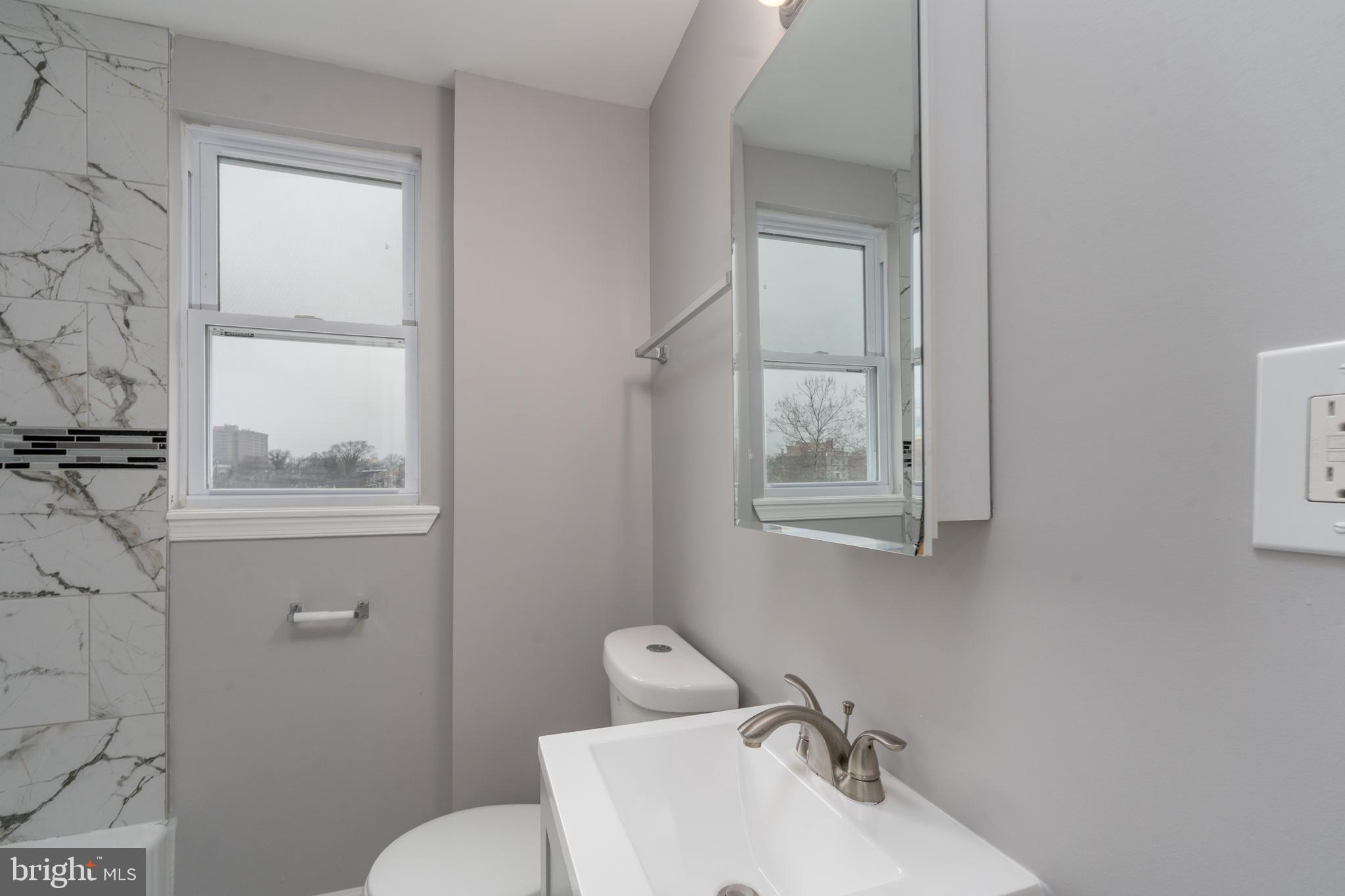 2574 W LAFAYETTE AVENUE W