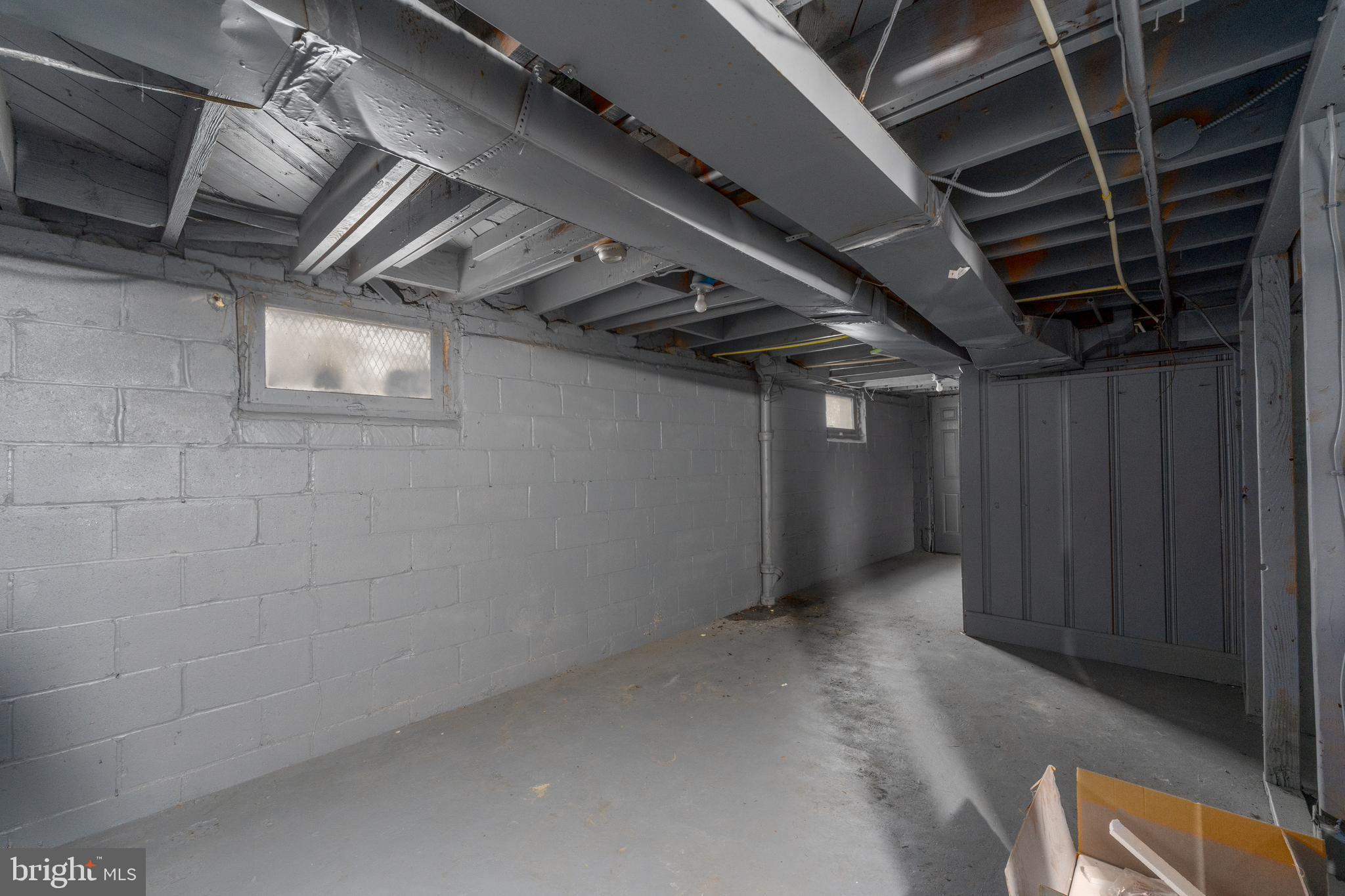 2574 W LAFAYETTE AVENUE W