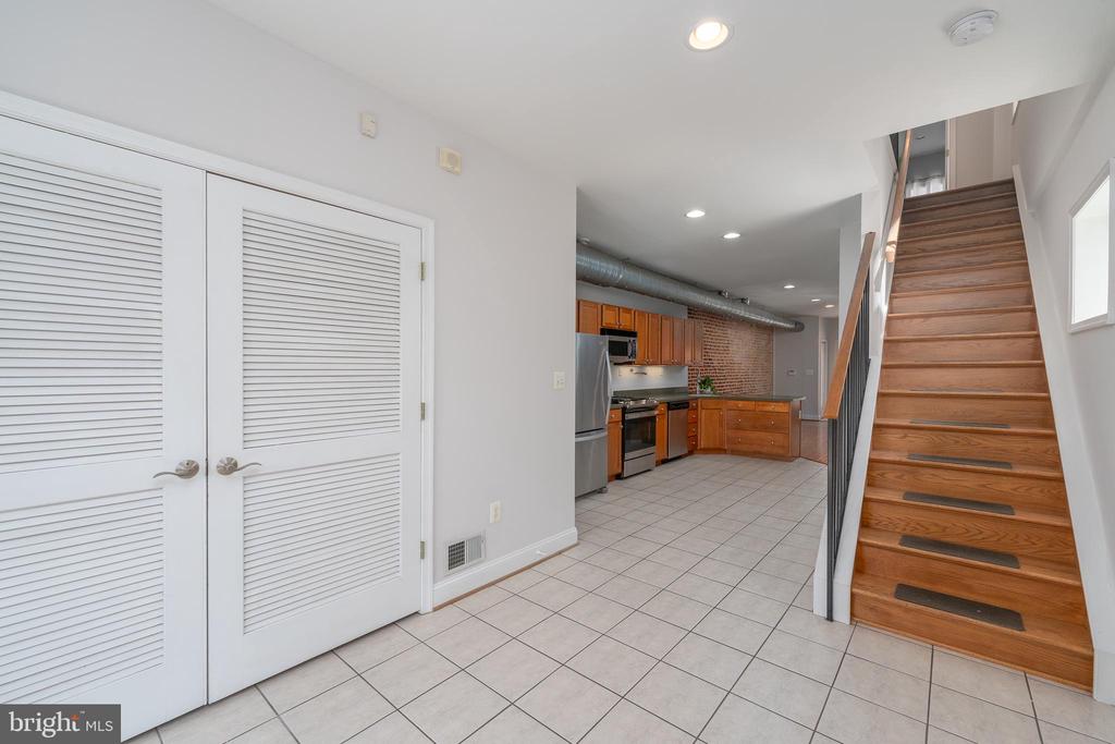 3233 FOSTER AVENUE