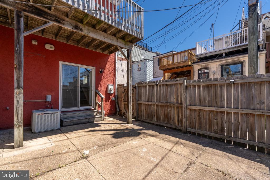 3233 FOSTER AVENUE