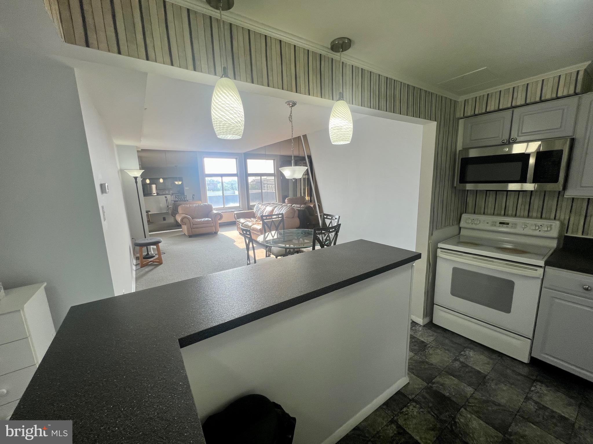 28 Allegheny Ave #902