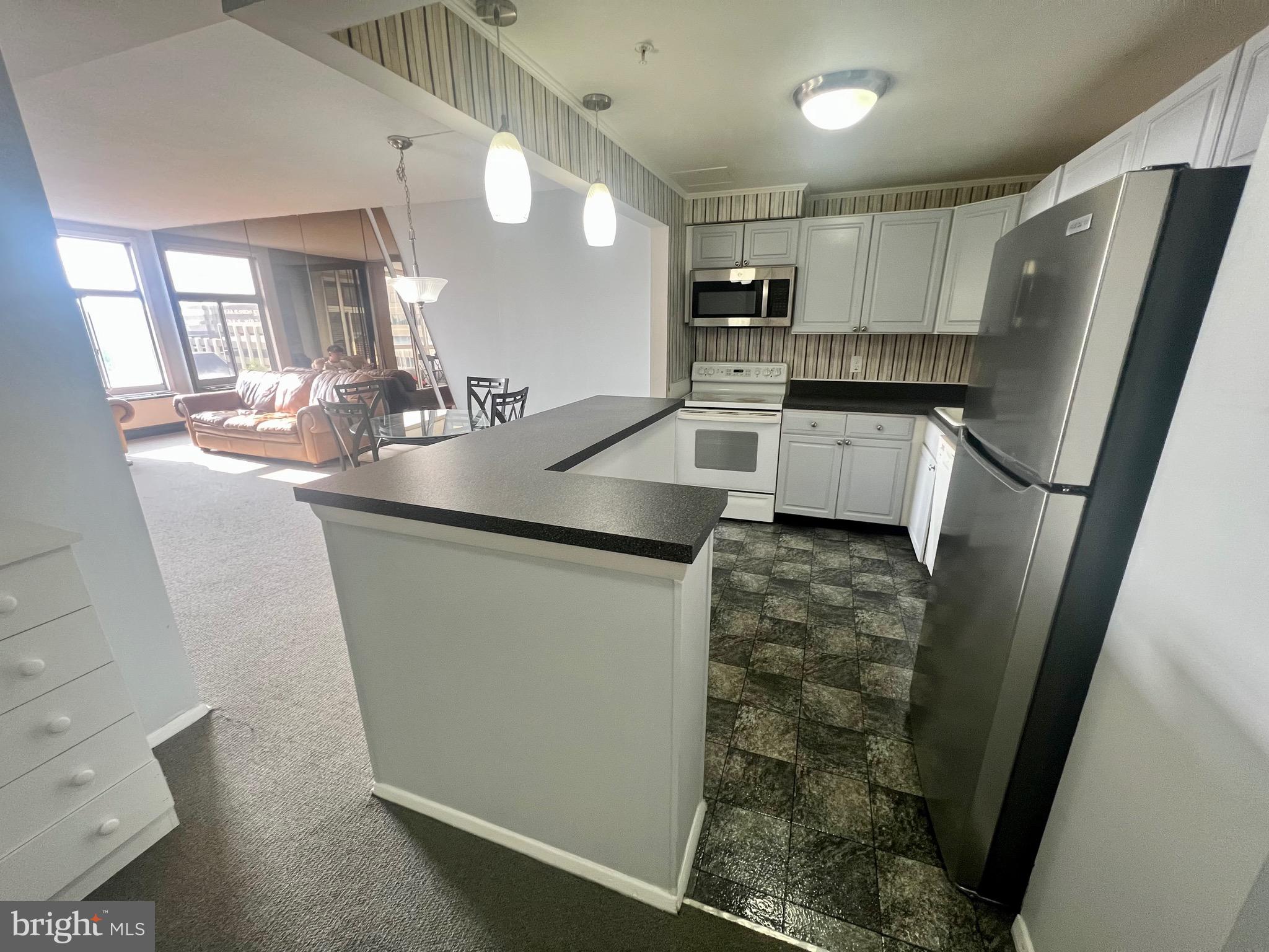 28 Allegheny Ave #902