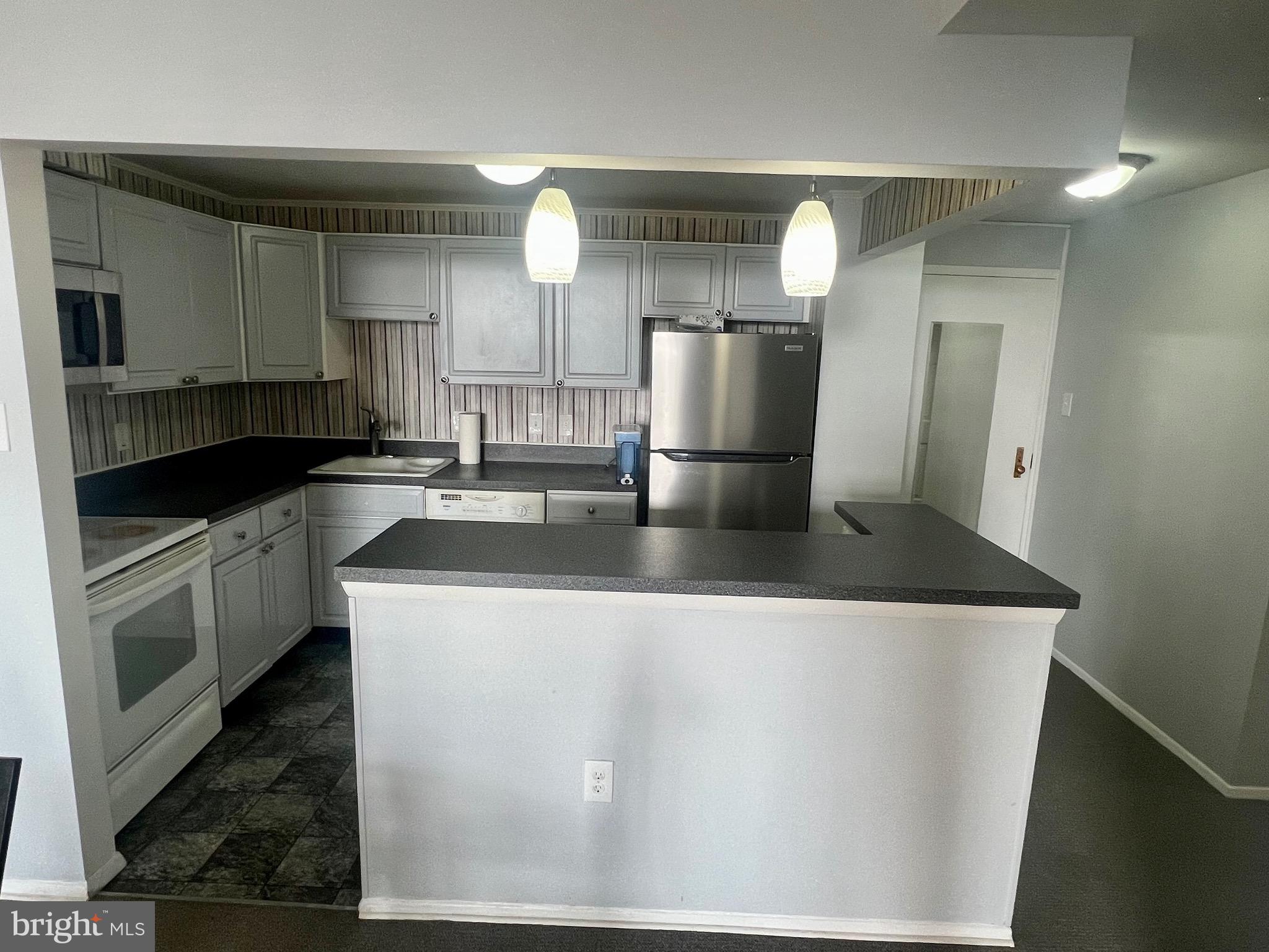 28 Allegheny Ave #902