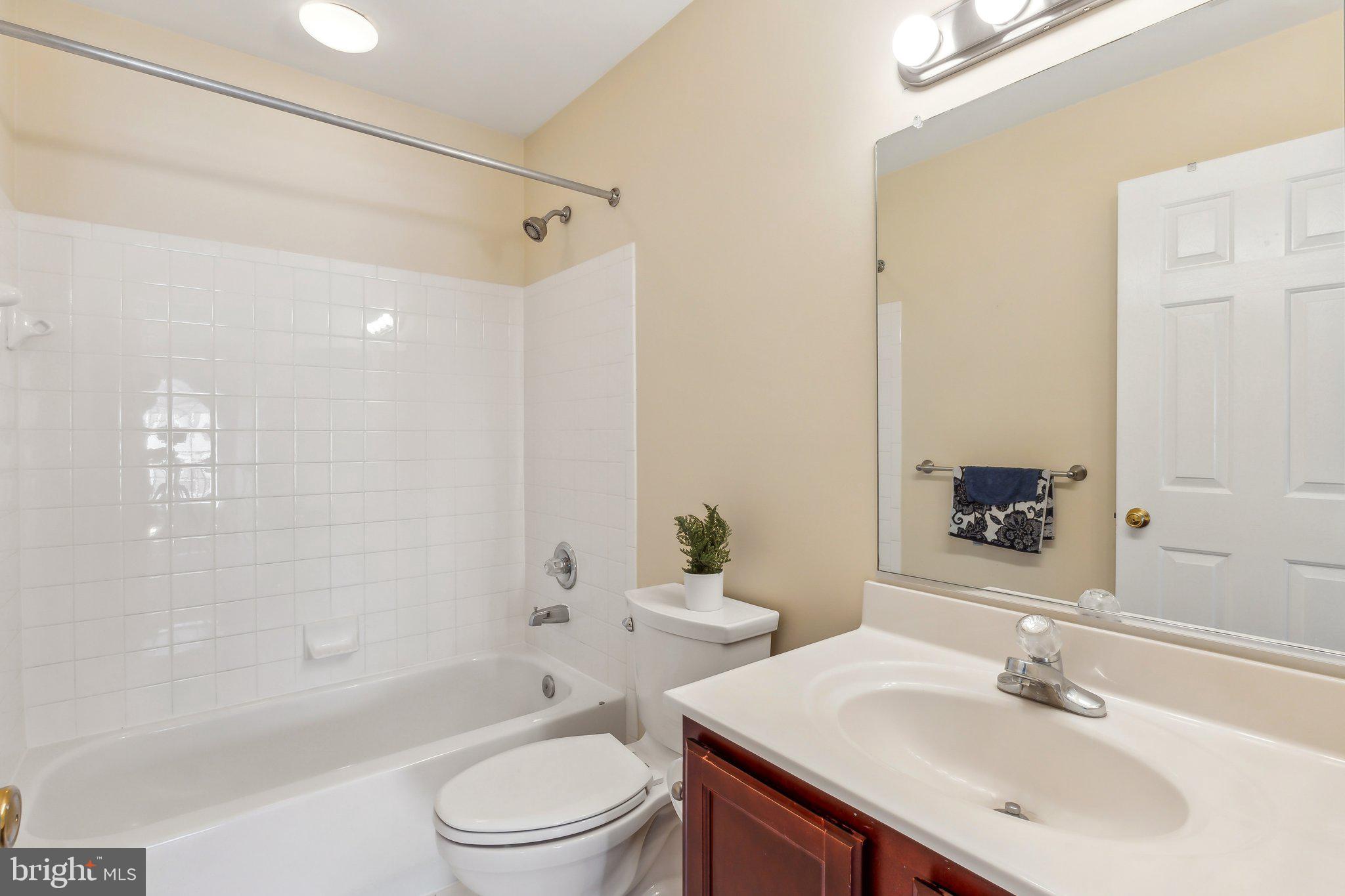 1319 Canberra Dr