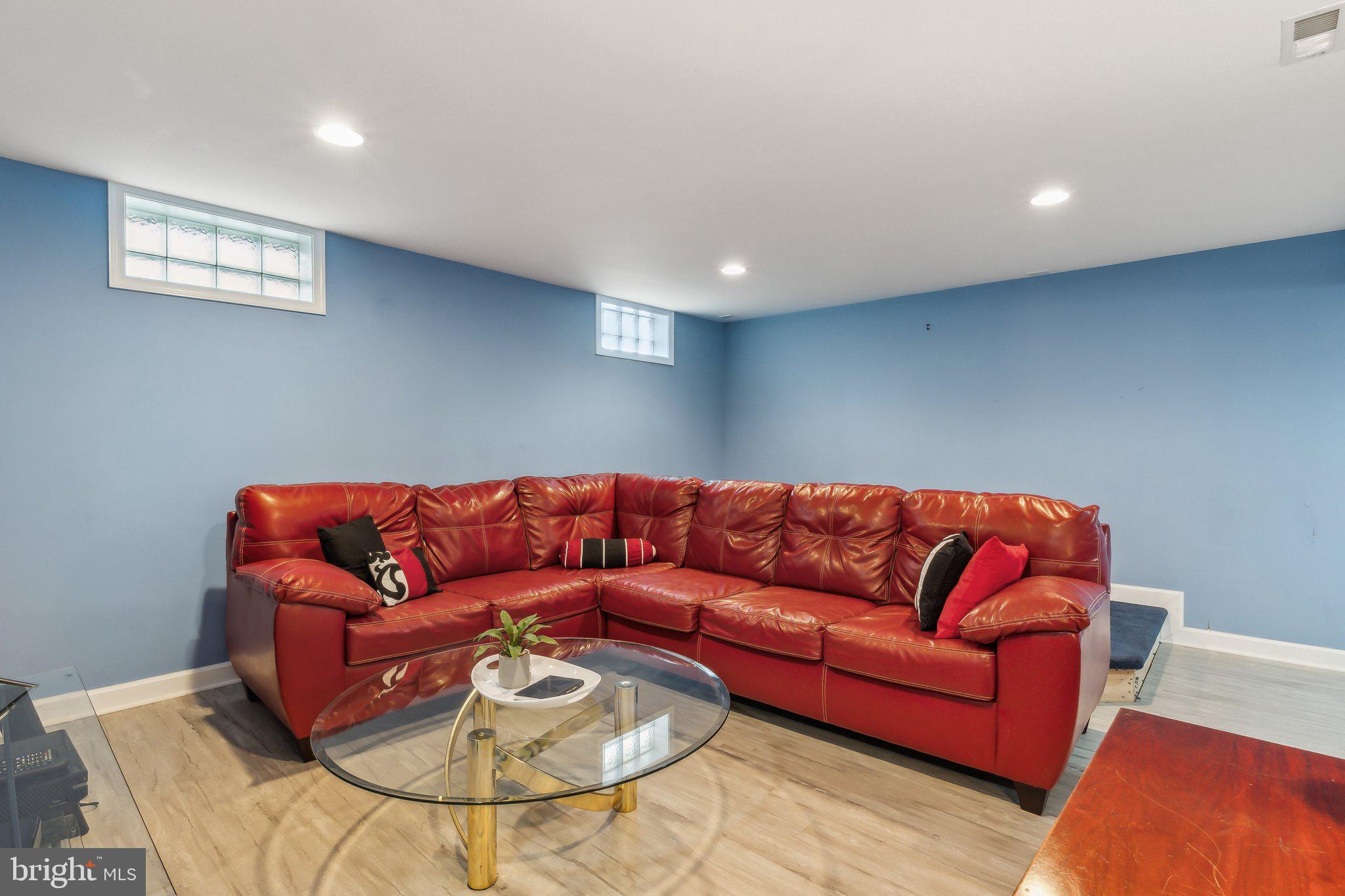 1319 Canberra Dr