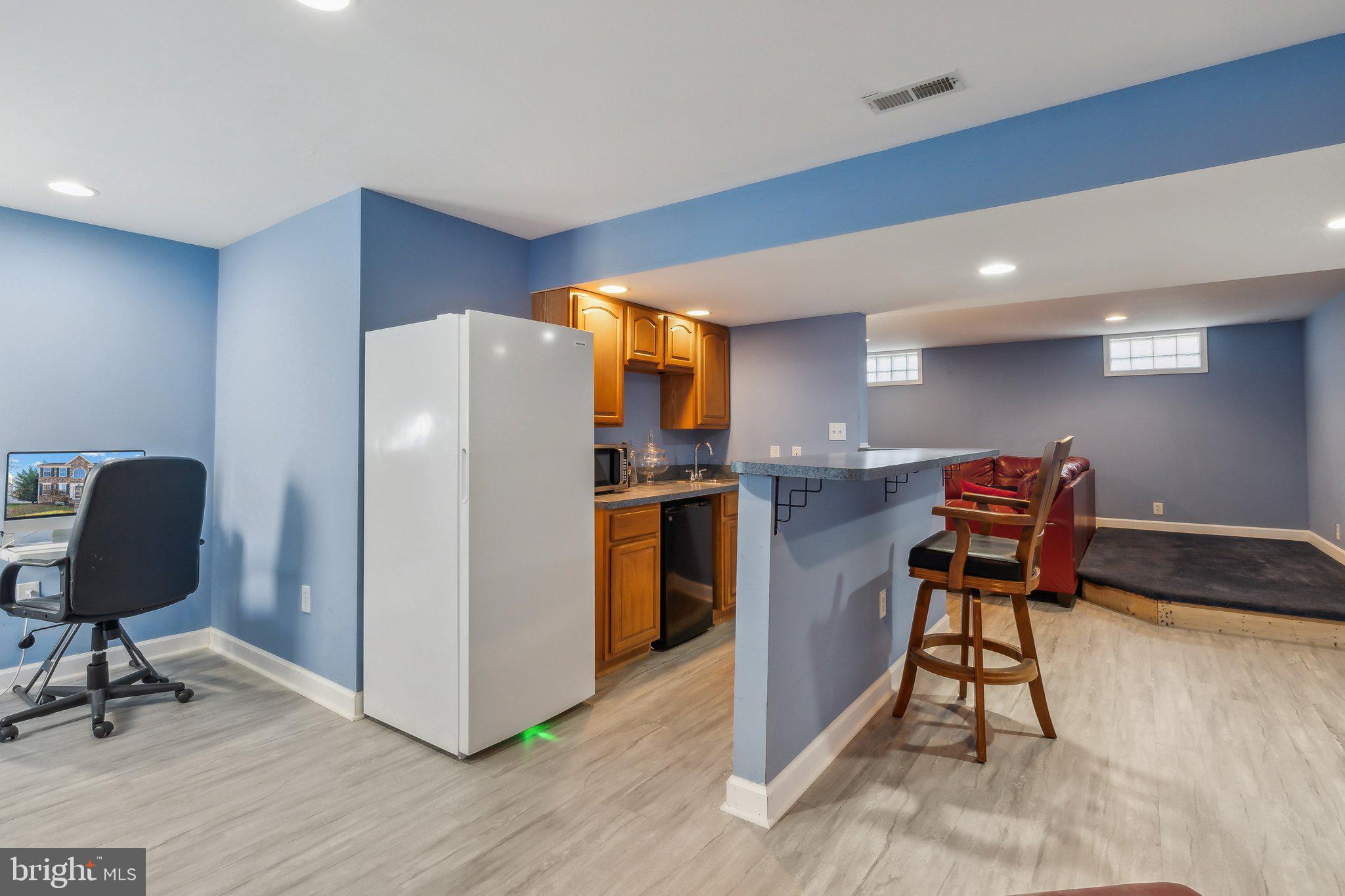 1319 Canberra Dr