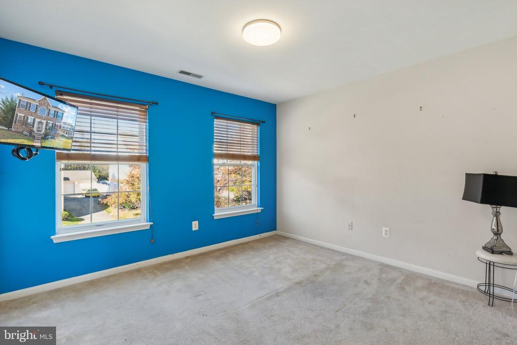 1319 Canberra Dr