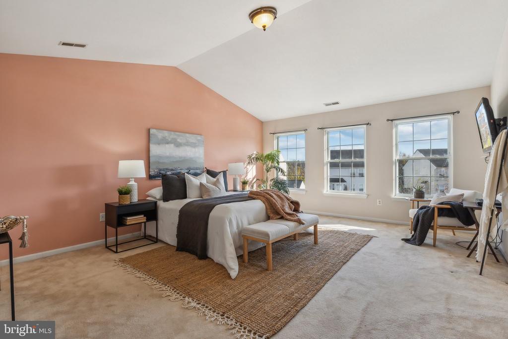 1319 Canberra Dr