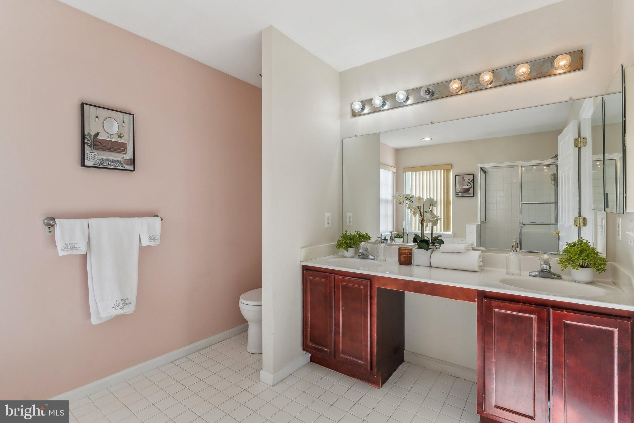 1319 Canberra Dr