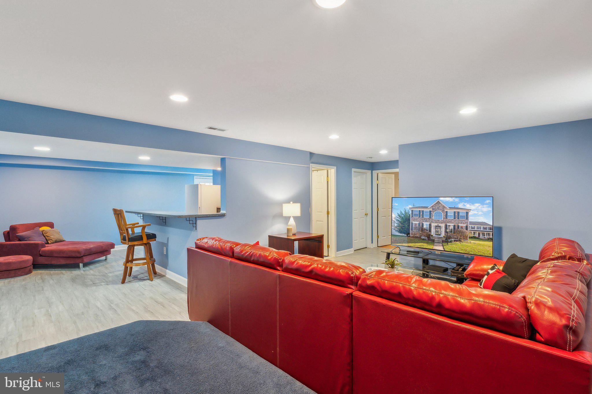 1319 Canberra Dr
