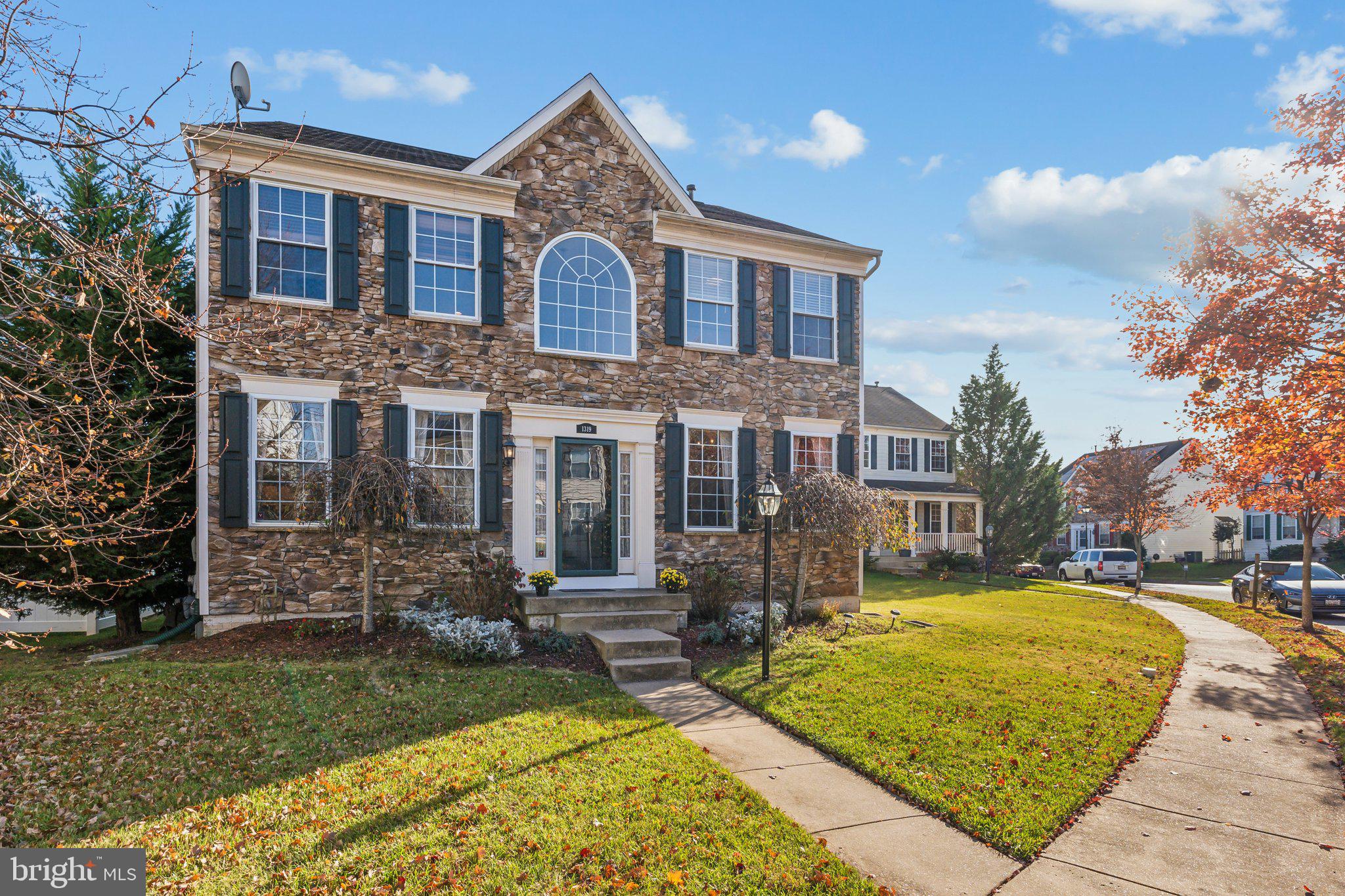 1319 Canberra Dr