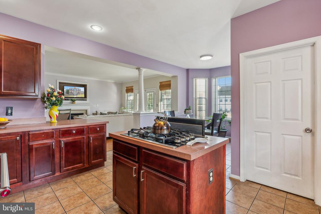 1319 Canberra Dr