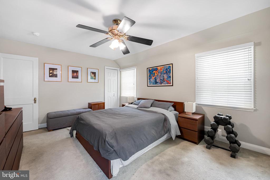 808 Olmstead Rd