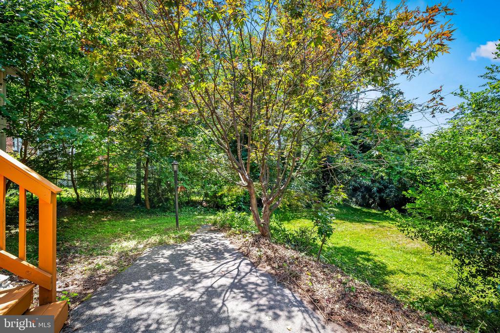 808 Olmstead Rd