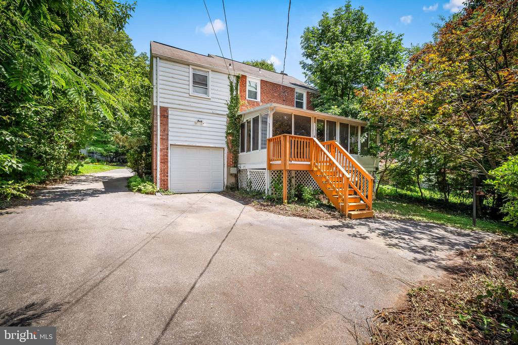 808 Olmstead Rd