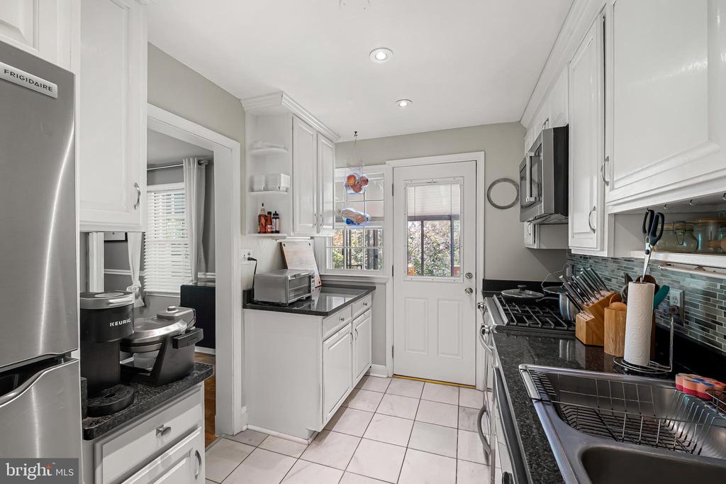 808 Olmstead Rd