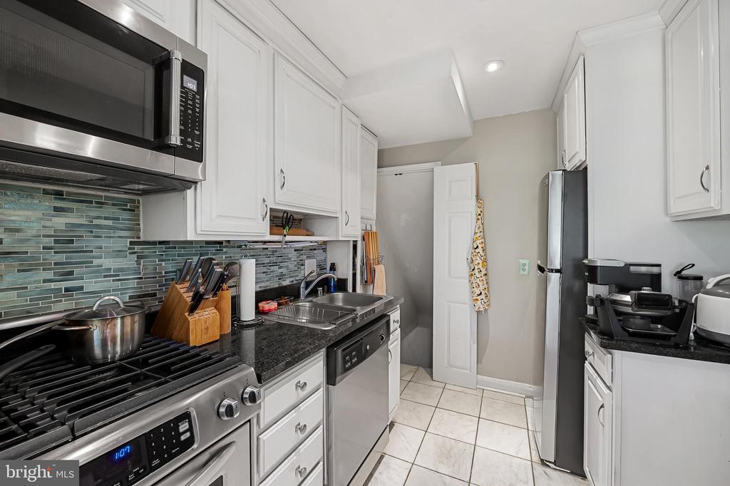 808 Olmstead Rd