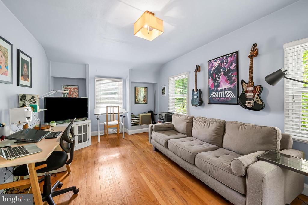 808 Olmstead Rd