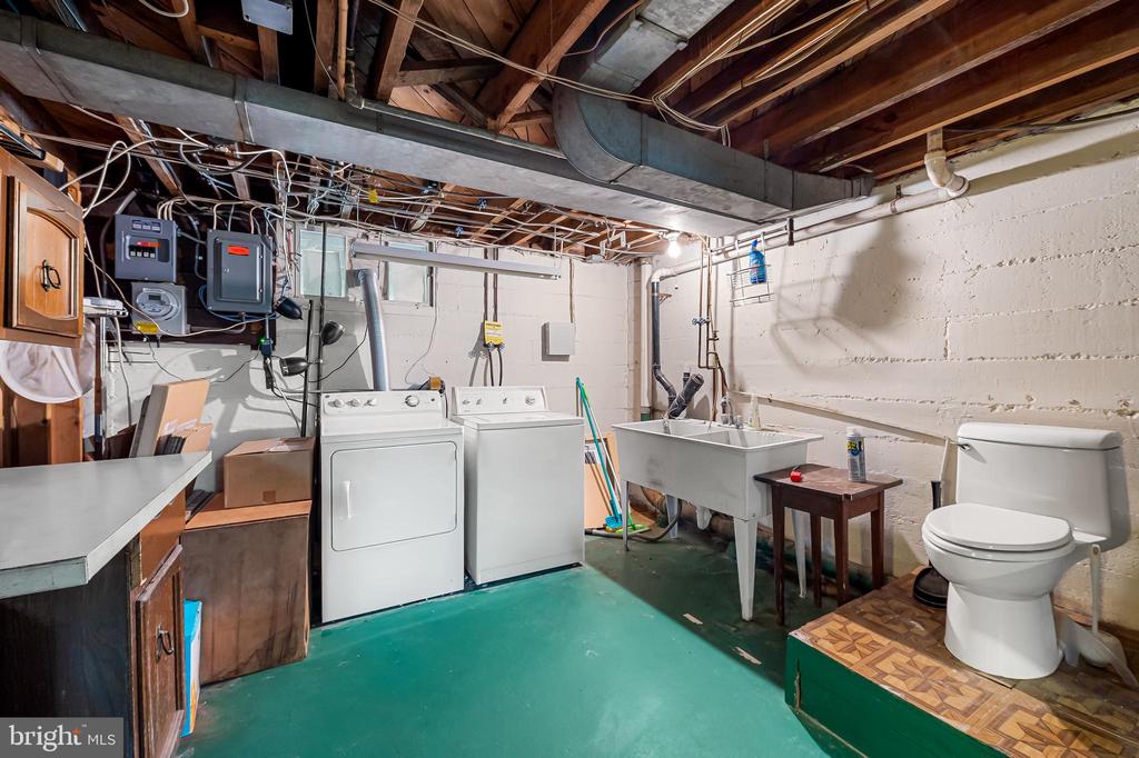 808 Olmstead Rd