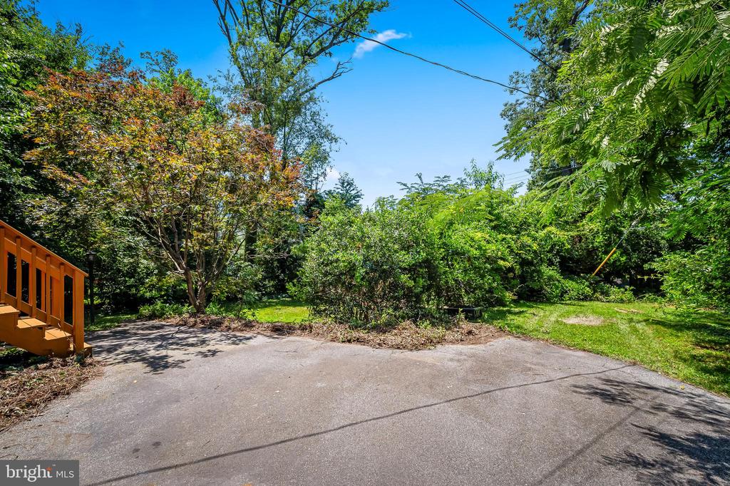 808 Olmstead Rd