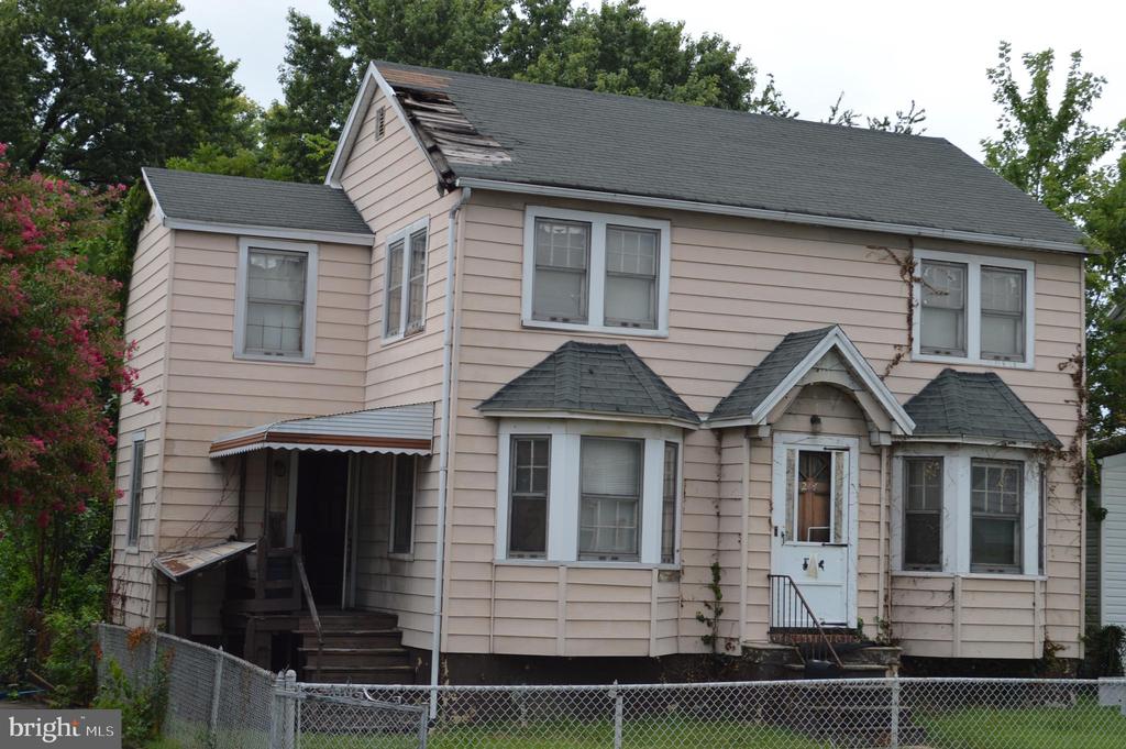 214 MAPLE AVENUE