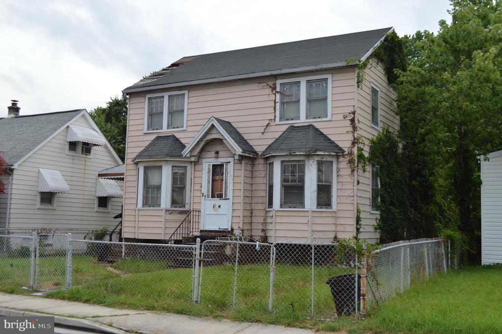 214 MAPLE AVENUE