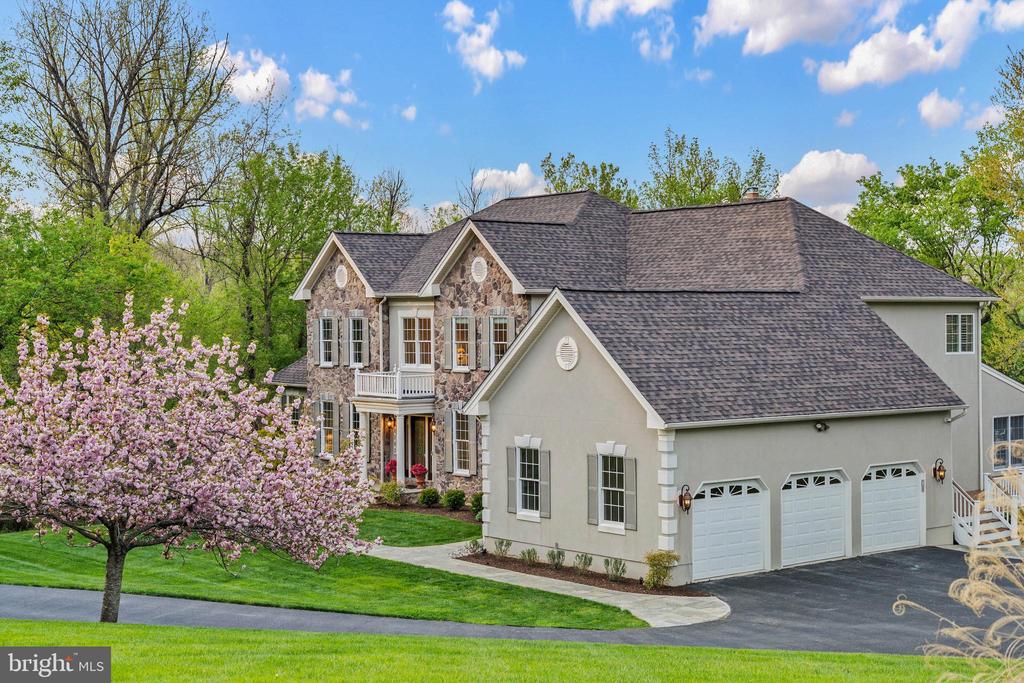 1103 HUNT CREEK LANE