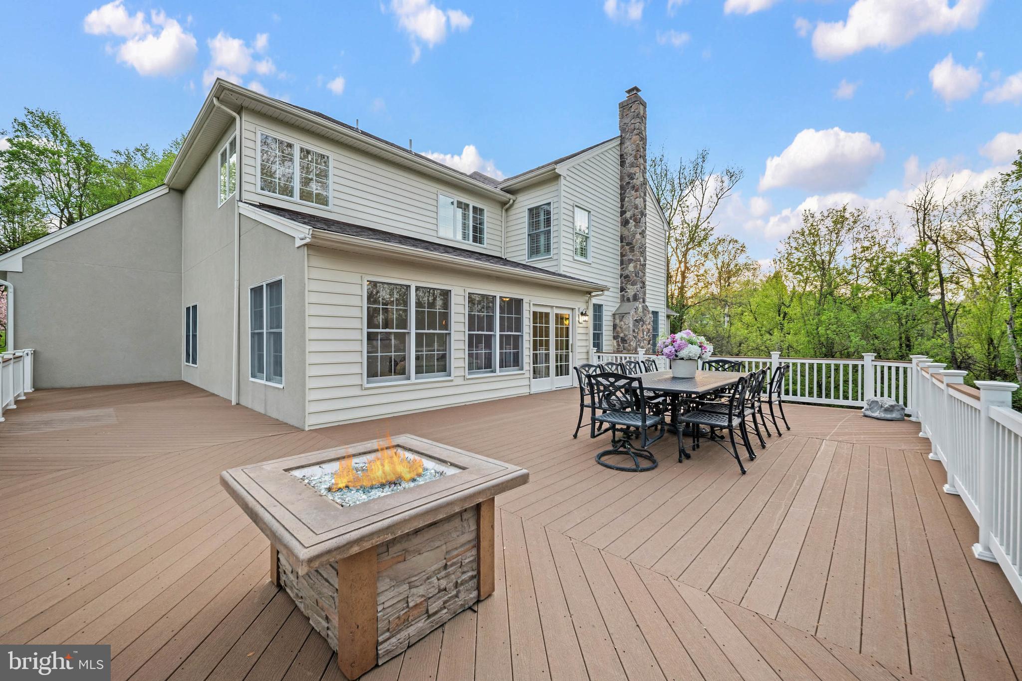 1103 HUNT CREEK LANE