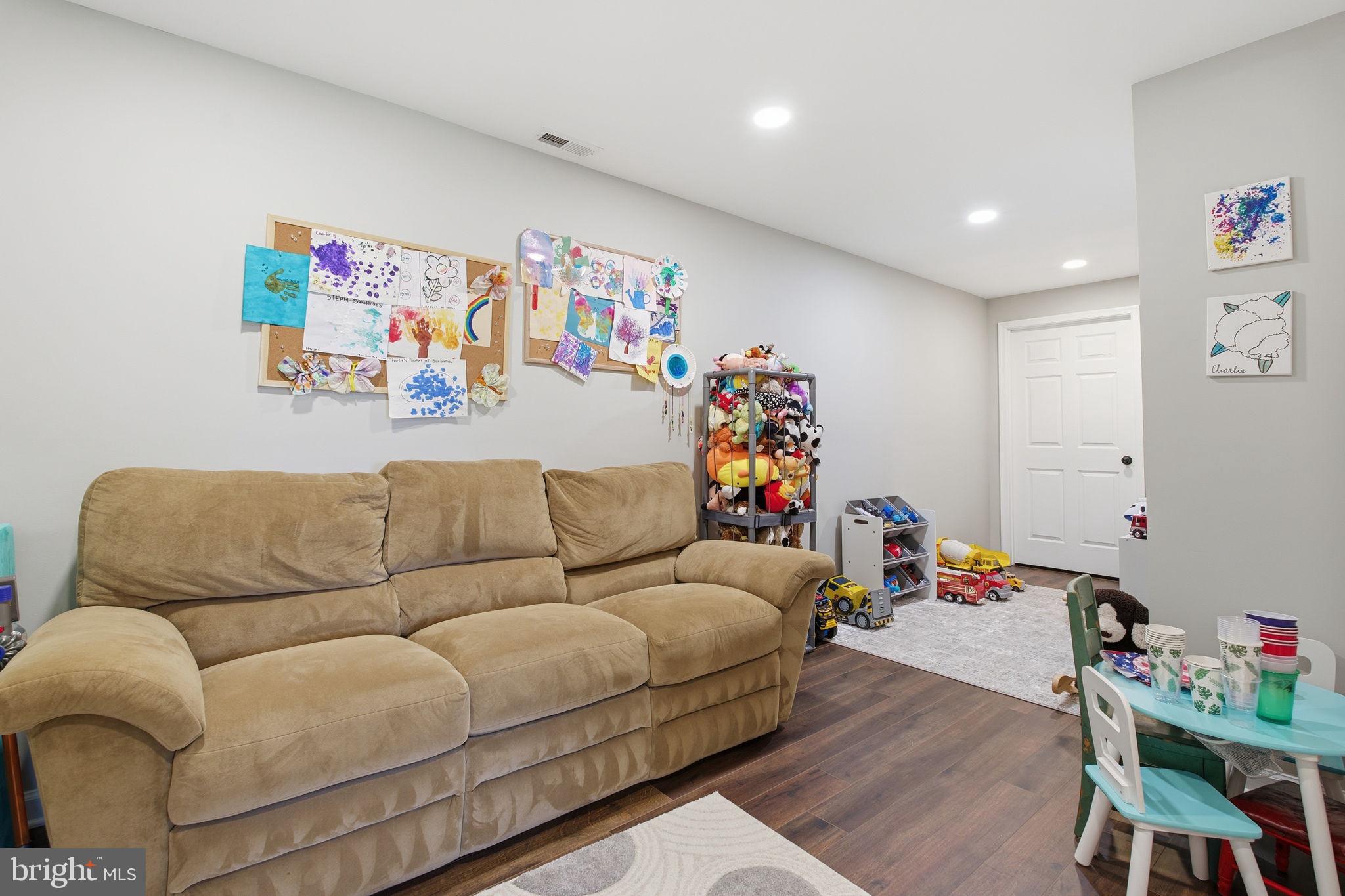 2815 HEIDI COURT