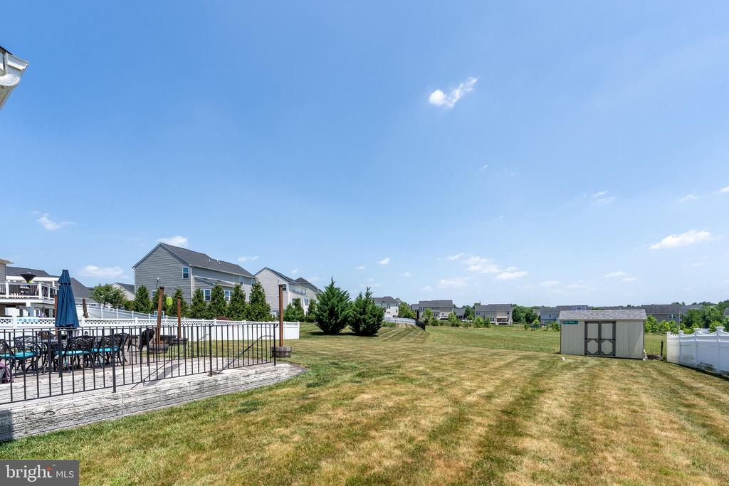 810 AMHERST LANE