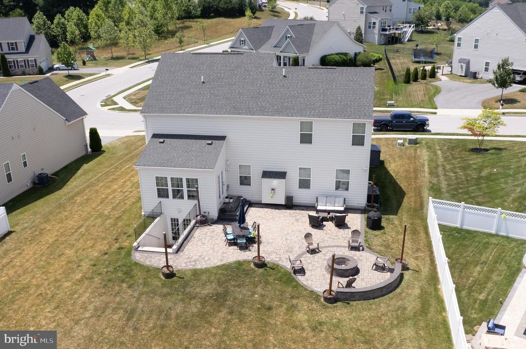 810 AMHERST LANE