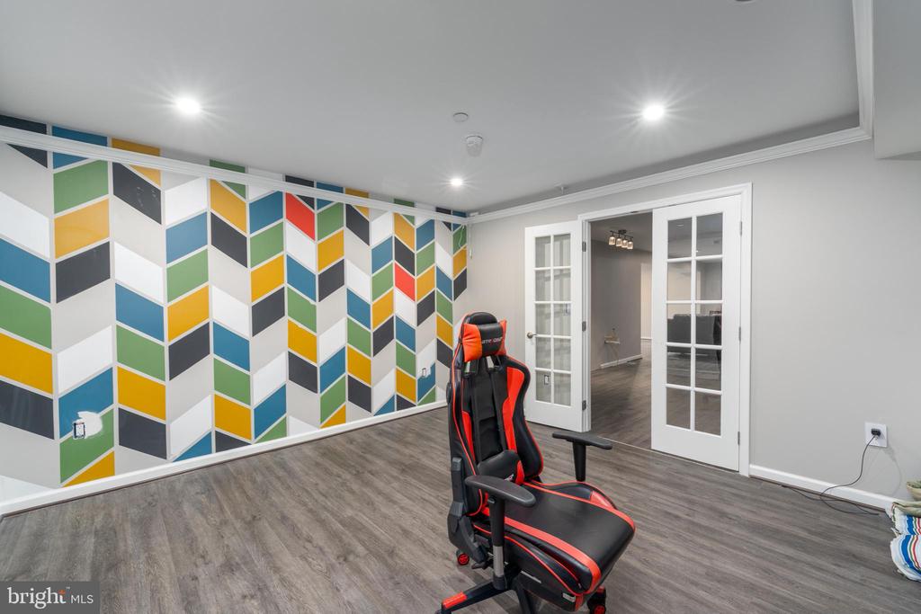 810 AMHERST LANE